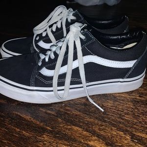 black oldskool vans
